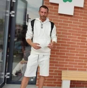 lajos, 42